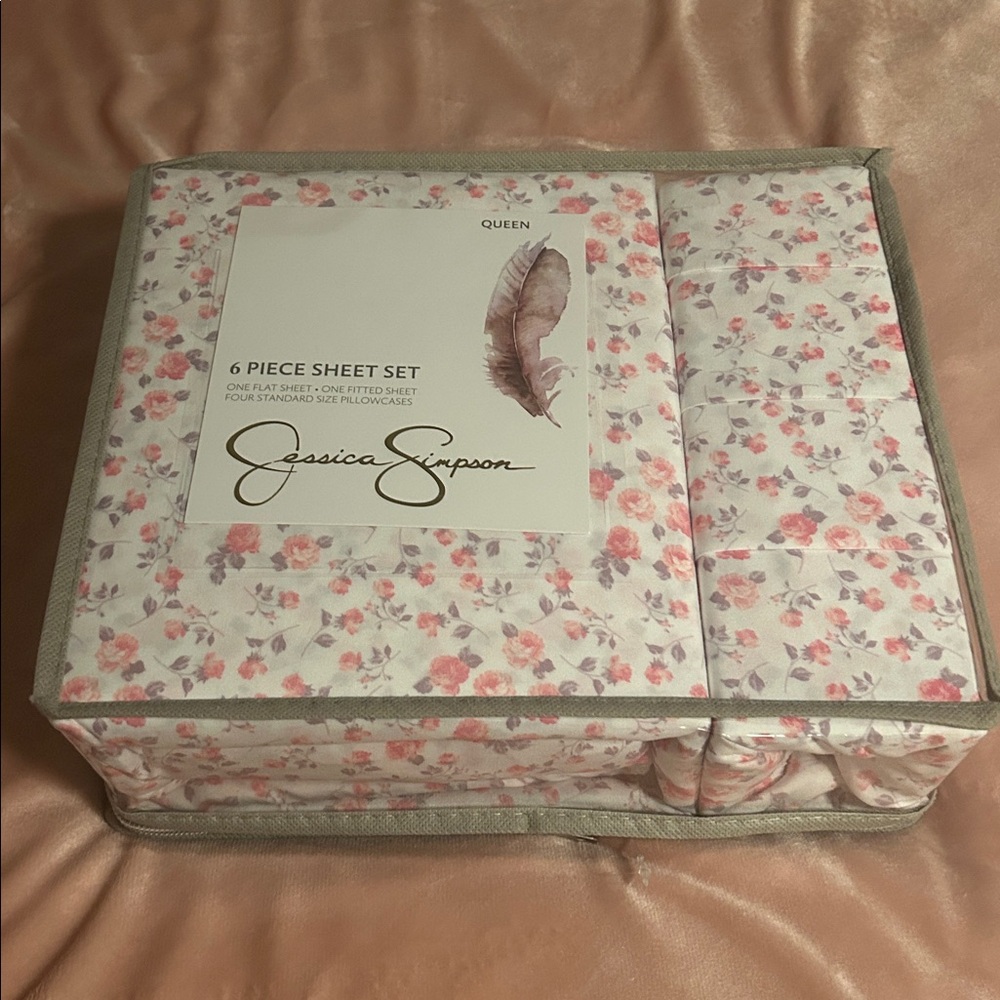Jessica Simpson Floral Queen Sheet Set in Pink and White